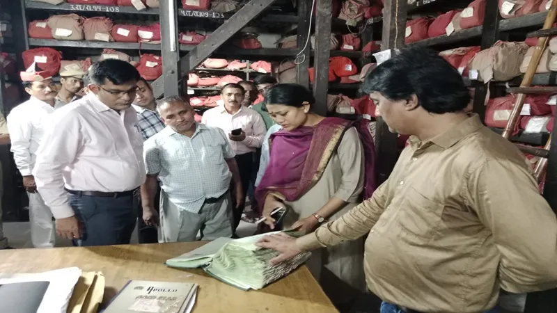 रायबरेली: डीएम हर्षिता माथुर ने किया कलेक्ट्रेट का औचक निरीक्षण, जताई नाराजगी..., दिया अल्टीमेटम  