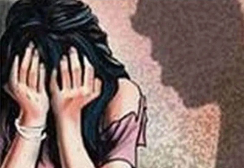 मुरादाबाद : रेलवे अस्पताल के डॉक्टर ने दुष्कर्म का वीडियो बनाकर किया ब्लैकमेल, अब दहेज में मांग रहा 50 लाख रुपये