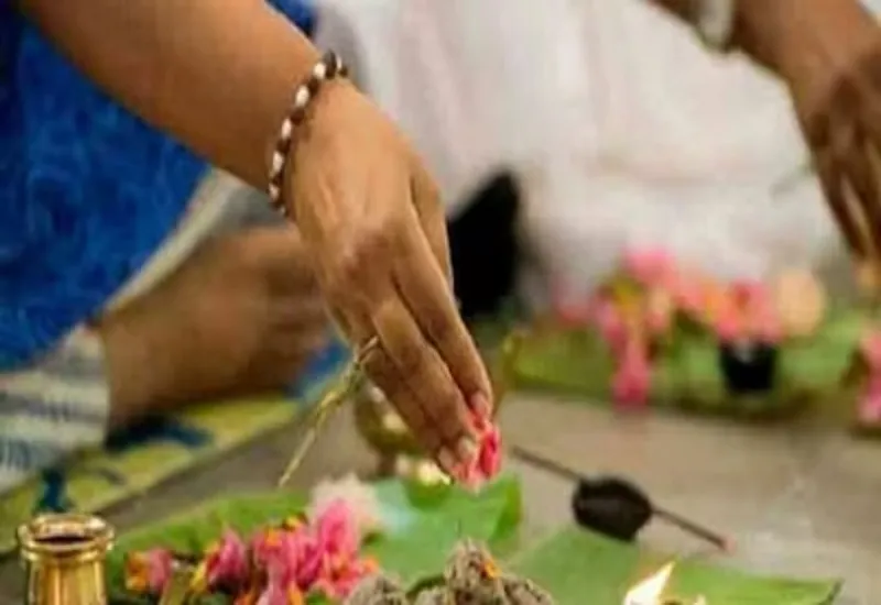 मुरादाबाद : पितृ पक्ष में पितरों को तृप्त करने से दूर होता है दोष, जानिए... 