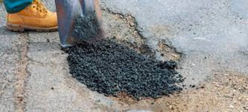 न्यायाधीशों के नैनीताल दौरे को देख भरे सड़कों के गड्ढे