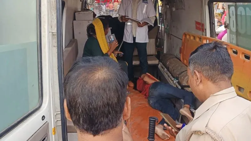 Etawah News: तेज स्पीड में आ रही थी ट्रेन, किशोरी दौड़ कर पार करने लगी ट्रैक, फिर हुआ ये सब