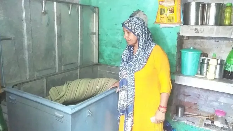 Etawah Theft News: सूने घर को चोरों ने बनाया निशाना, ताला तोड़कर की चोरी, पुलिस की रात्रि गश्त पर उठे सवाल