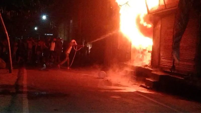 Farrukhabad Fire: घनी आबादी में आग… पेंट की दुकान का लाखों का सामान जलकर खाक, तीन घंटे मची रही अफरा-तफरी