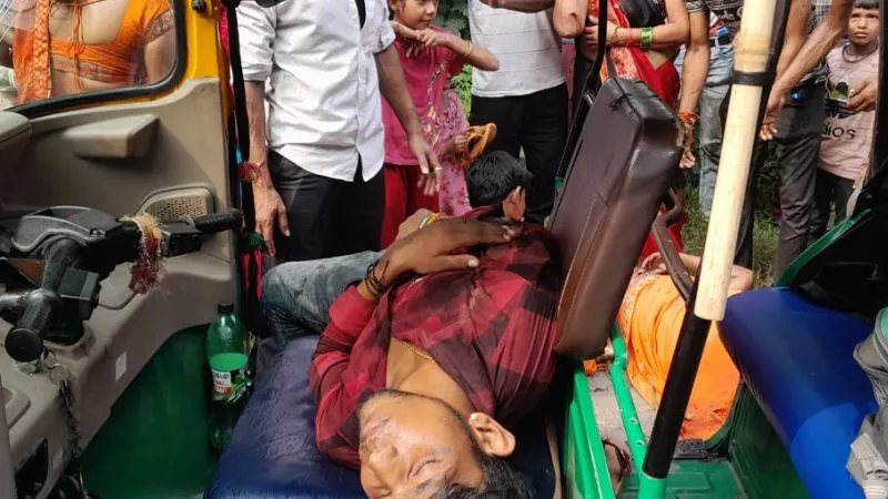 Farrukhabad News: टैंपो की बस में टक्कर, एक दर्जन से अधिक लोग घायल, अंतिम-संस्कार में शामिल होने के लिए आ रहे