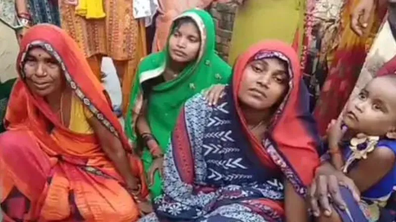 Fatehpur News: नशेड़ी बेटे ने गड़ासे से मां पर किए कई वार… मौत, बचाने आए पिता को भी किया लहूलुहान, आरोपी फरार