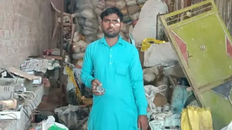 Hamirpur Theft: चोरों की निकली बारात, एक ही रात में चार दुकानों के तोड़े ताले, लाखों का माल किया पार