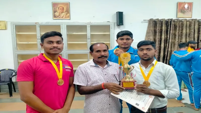 रामपुर: भारोत्तोलन प्रतियोगिता में सरस्वती विद्या मंदिर के 'उज्जवल' और 'पप्पू' ने मारी बाजी