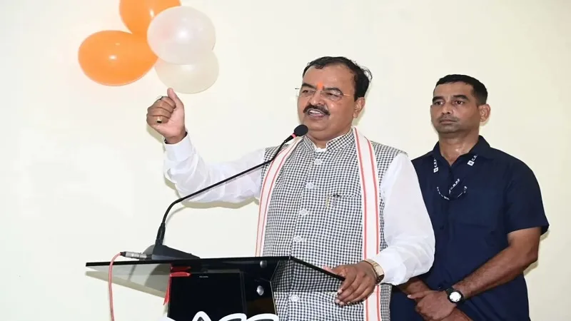 रामपुर : बिना नाम लिए डिप्टी सीएम ने कसा आजम खां पर तंज, बोले- 'जब पाप का घड़ा भर जाता है तो वह छलकने लगता है'