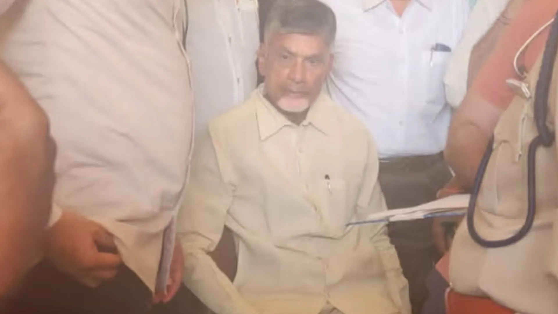 तेदेपा प्रमुख चंद्रबाबू नायडू भ्रष्टाचार मामले में गिरफ्तार, आंध्र प्रदेश CID का बड़ा एक्शन! 