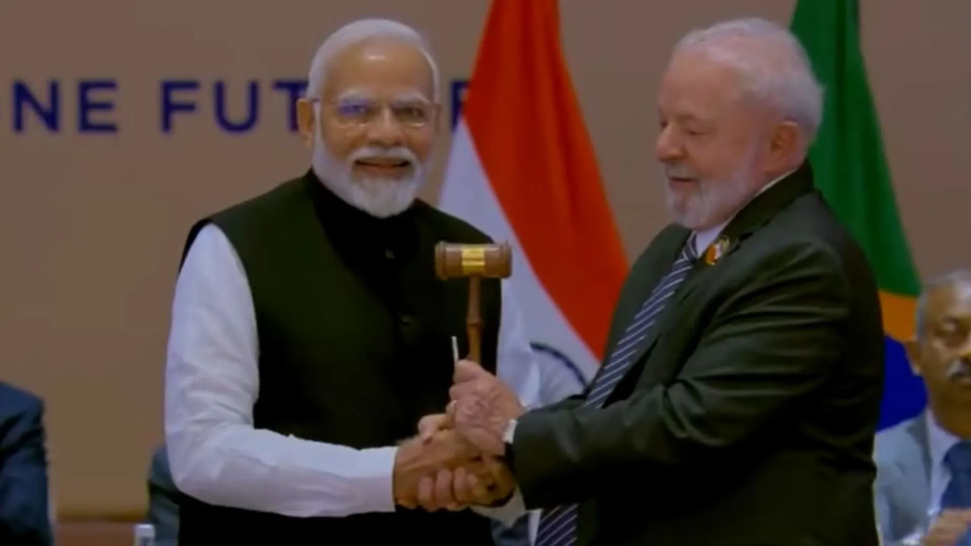 G20 Summit 2023 Day 2: PM मोदी ने ब्राजील के राष्ट्रपति को G20 की अध्यक्षता सौंपी, बोले- सभी देशों को मिले AI का फायदा