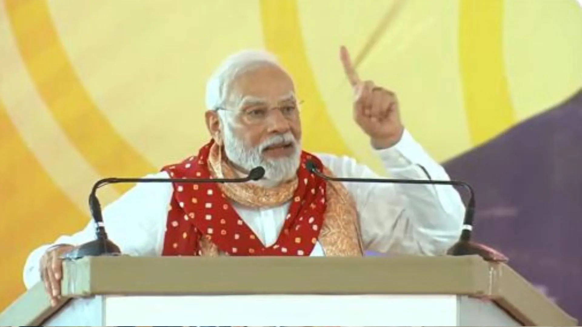 'महिला आरक्षण बिल पास होने के बाद महिलाओं को जाति और धर्म के नाम पर बांटने की कोशिश', PM मोदी का विपक्ष पर हमला