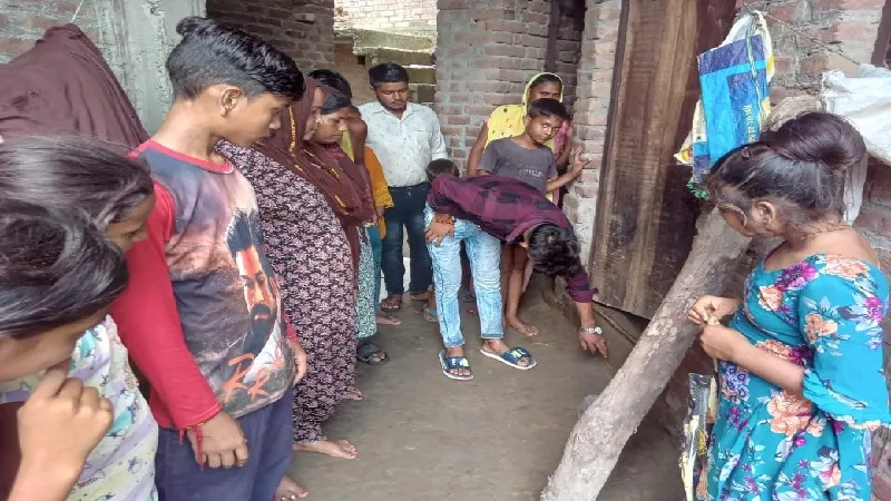 संभल: किसान के घर में घुसा तेंदुआ, ग्रामीणों में दहशत... सूचना पर पहुंची वन विभाग की टीम