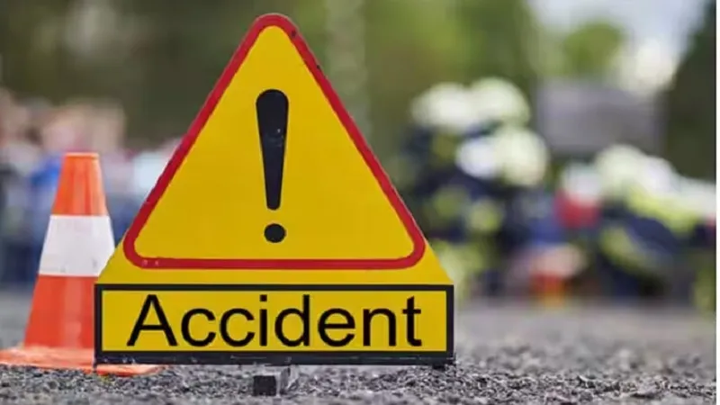 इराक में शिया तीर्थयात्रियों से भरी बस पलटी, 18 लोगों की मौत 