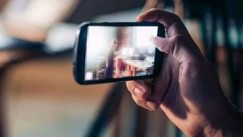 रामपुर: मनचले युवक ने युवती के आपत्तिजनक फोटो किए वायरल, टूटा रिश्ता