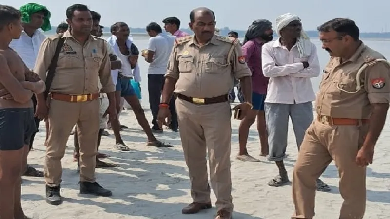 संभल:  गंगा में डूबे पांच दोस्त, चार तैर कर निकले, एक लापता