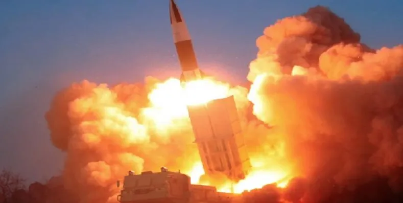 उत्तर कोरिया ने दूसरी बैलिस्टिक मिसाइल की लॉन्च, जापान ने जारी की इमरजेंसी