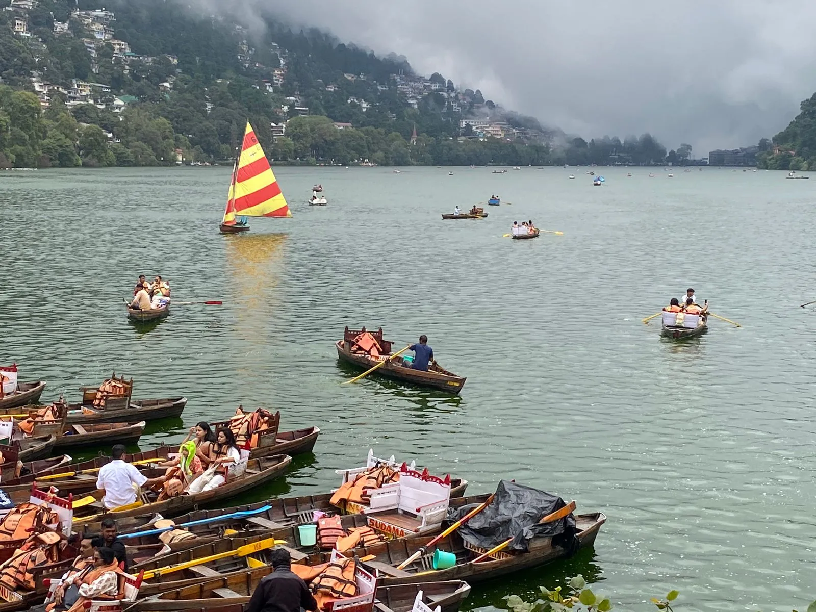 नैनीताल: दिल्ली में G-20 इधर पर्यटकों की आवक देख व्यापारियों का 