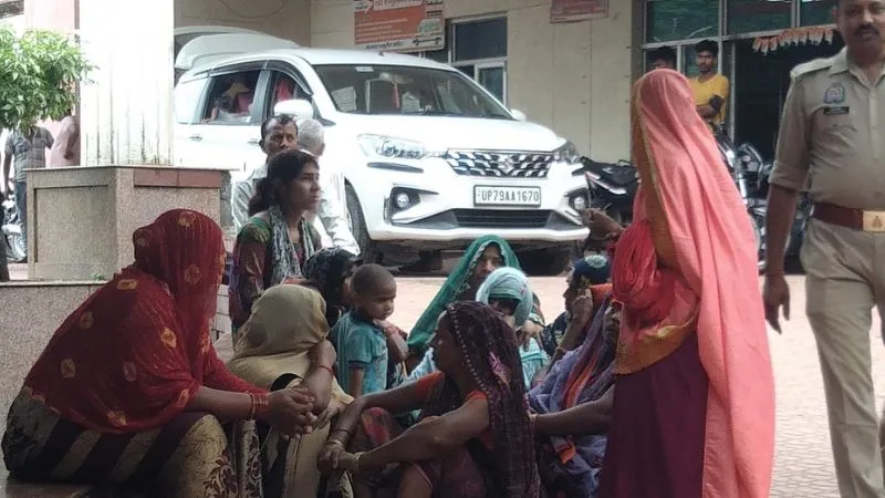 Kannauj News: नाले में पड़ा मिला मासूम समेत महिला का शव, घर से नाराज होकर बच्ची को लेकर निकली थी, हत्या का आरोप