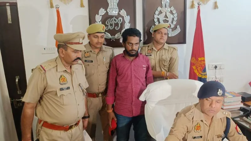 Kanpur: छोटे भाई की गोली मारकर हत्या करने वाला आरोपी गिरफ्तार, बोला- पापा के पैसे खर्च कराता था, इसलिए मार डाला