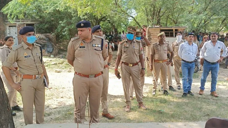 Kanpur Murder: पति ने की पत्नी की हत्या, शव घर में गाढ़ कर हुआ फरार, बदबू आने पर ग्रामीणों ने दी पुलिस को सूचना