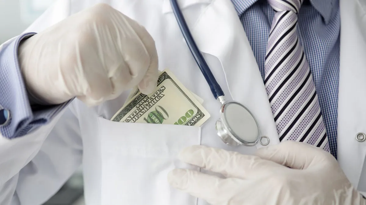 हल्द्वानी: नौकरी सरकार की, चाकरी कर रहे थे प्राइवेट अस्पताल की