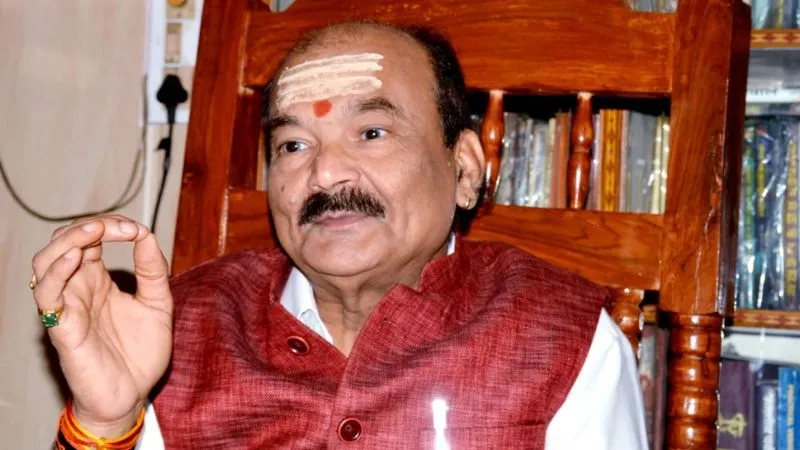 ज्योतिष महर्षि की उपाधि से नवाजे गए कानपुर के डॉ रमेश चिंतक, देश व समाज कल्याण को सरकारें ज्योतिष परामर्श दाता नियुक्त करें