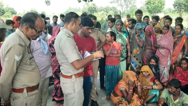 Unnao News: गंगा में डूब रहे युवक को बचाने में दूसरे ने लगाई छलांग, एक की मौत, गोताखोरों ने दूसरे को बचाया