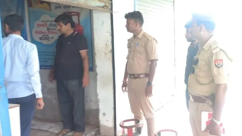 Unnao News: चौकीदार को बनाया बंधक… गैस एजेंसी से लाखों का सामान लूटा, जांच में जुटी पुलिस