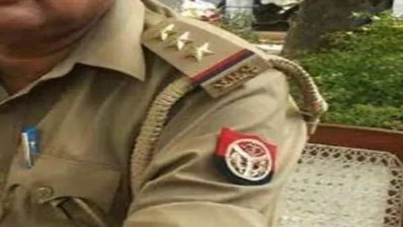 देवरिया: अवैध हुक्काबार पर पुलिस का छापा, संचालक सहित 12 लोगों को लिया हिरासत में