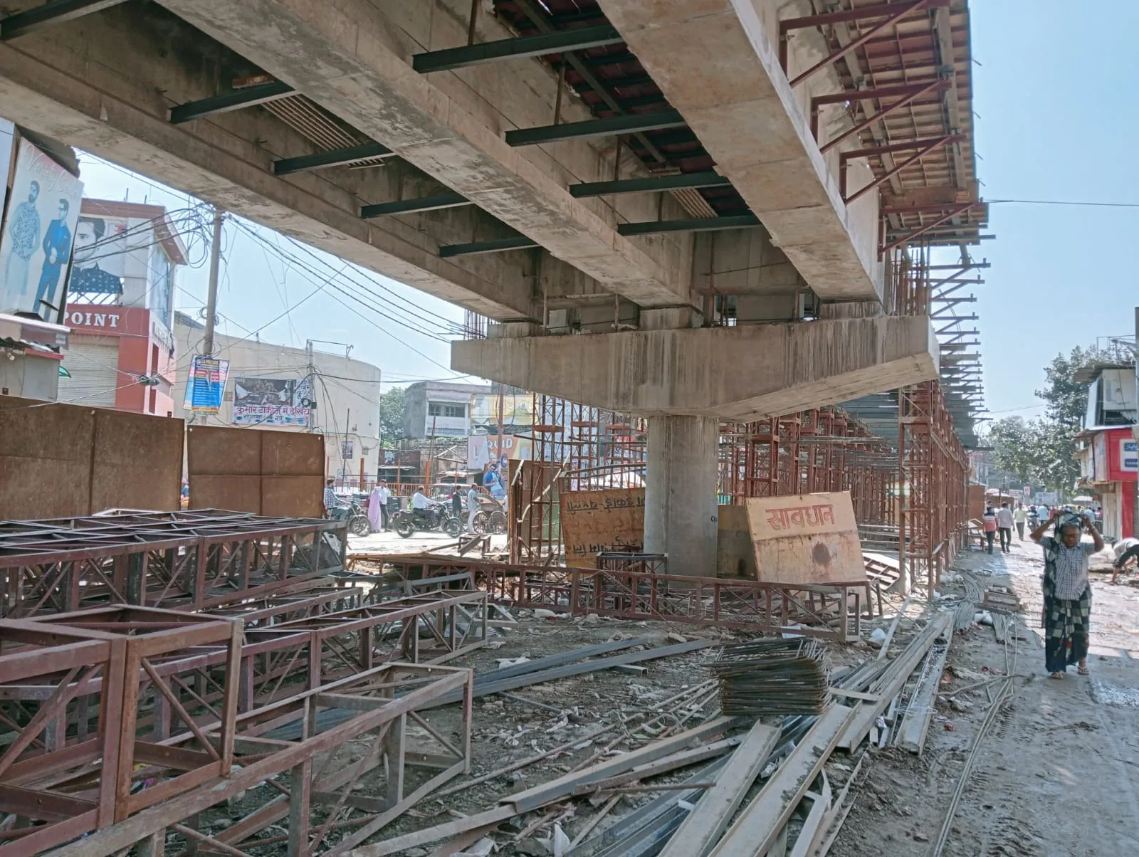 बरेली: व्यापारियों ने की कुतुबखाना पुल का निर्माण तेजी से कराने की मांग