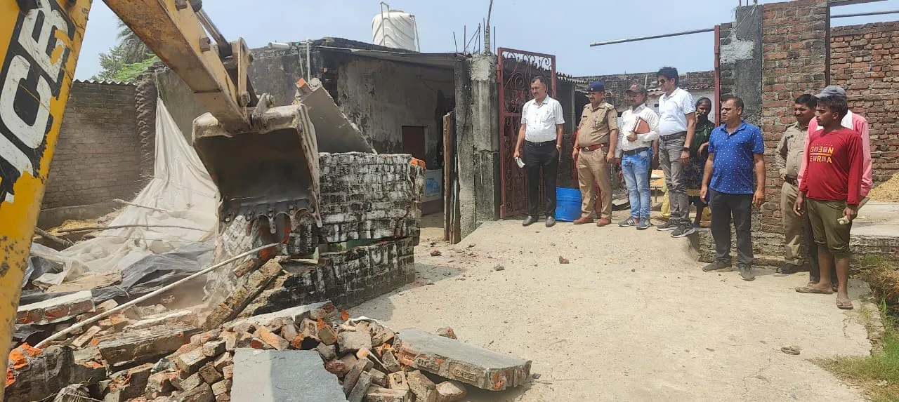 काशीपुर: सरकारी भूमि से प्रशासन ने हटाया अतिक्रमण