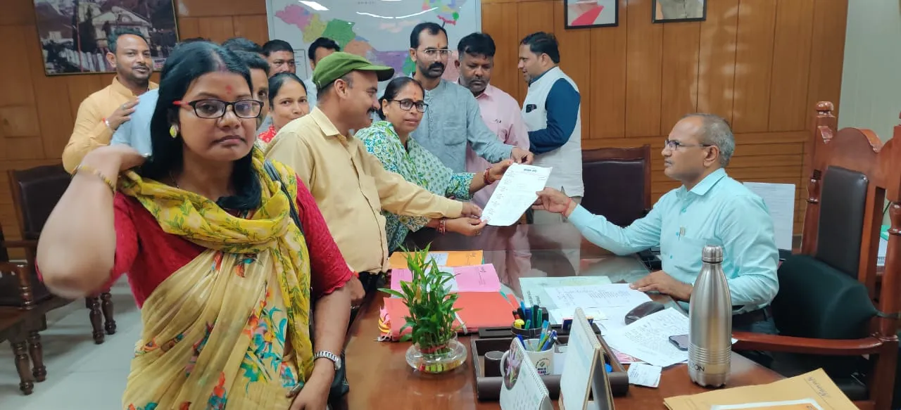 रुद्रपुर ब्लॉक का प्रधान संघ आया डीपीआरओ के समर्थन में