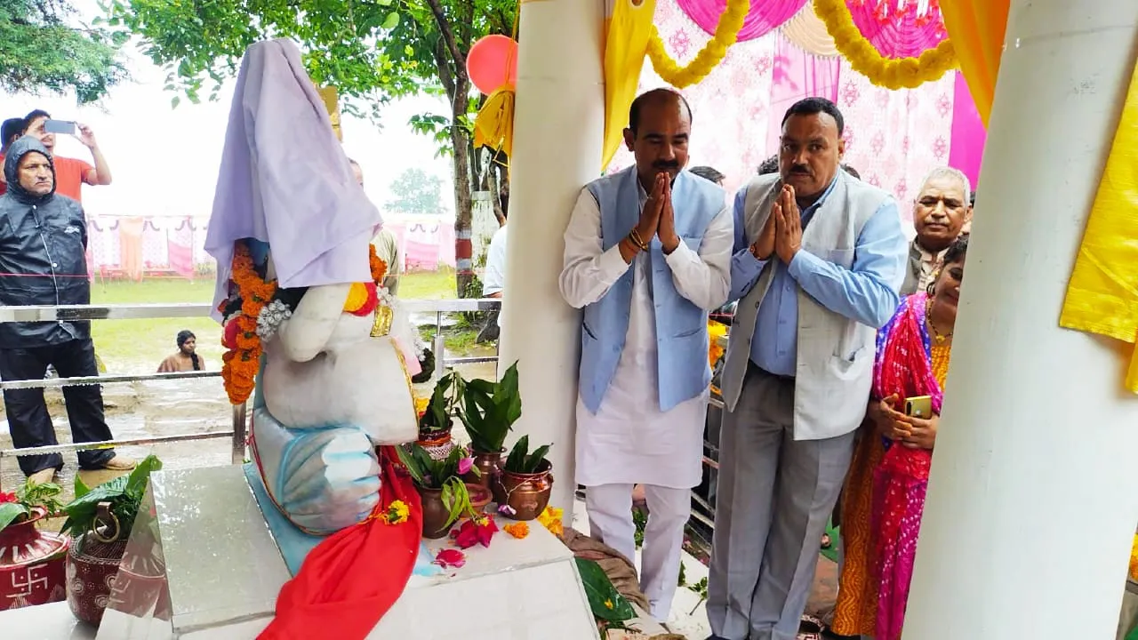 अल्मोड़ा: देश के विकास के लिए हर व्यक्ति को देना होगा योगदान 