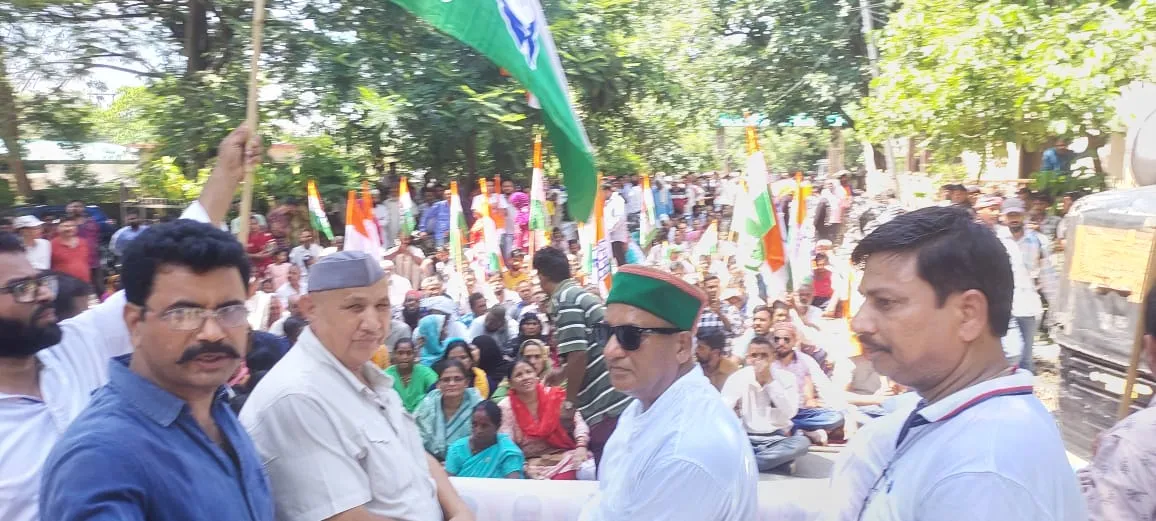 रामनगर: अतिक्रमण के खिलाफ कांग्रेस ने निकाली हल्ला बोल रैली