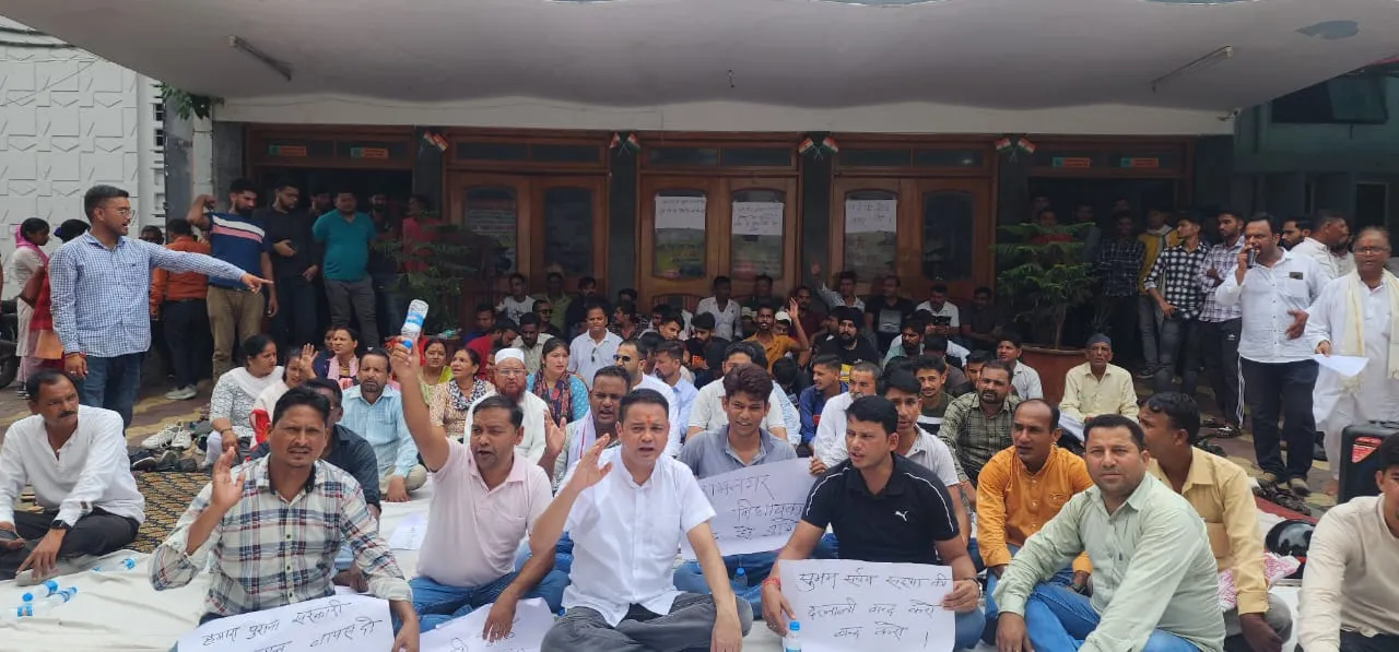 रामनगर: अस्पताल की बदहाल सुविधाओं के खिलाफ लोगों का फूटा गुस्सा