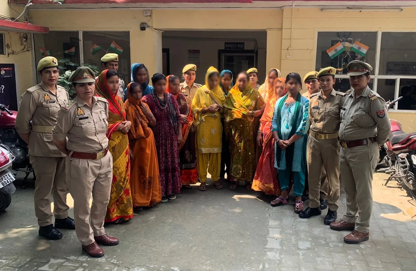 मुरादाबाद: महिला चेन स्नेचिंग गिरोह का खुलासा, 11 गिरफ्तार