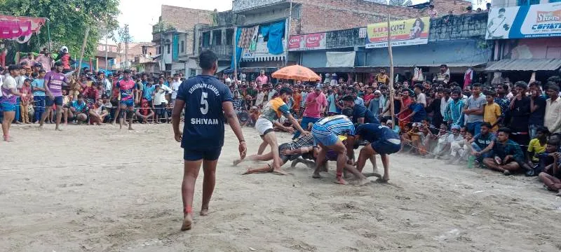 लखीमपुर खीरी: प्रतिद्वंदी टीमों को हराकर सेमी फाइनल में पहुंची चार टीमें 