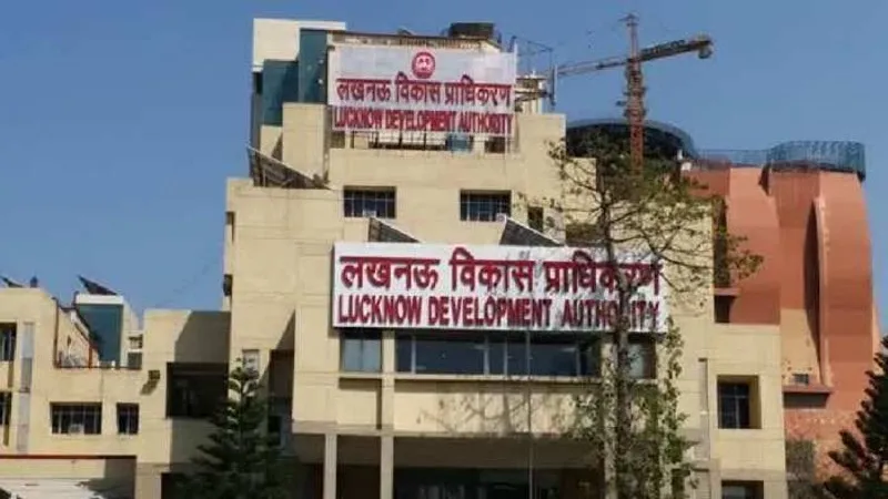 लखनऊ: एलडीए के संविदाकर्मी ने की आत्महत्या, मृतक की पत्नी ने LDA VC पर लगाया गंभीर आरोप