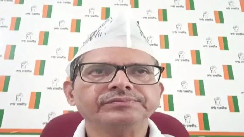 कौशल किशोर के घर में हत्या : पुलिस पर दबाव का आरोप, आजाद अधिकार सेना ने सीबीआई जांच की उठाई मांग