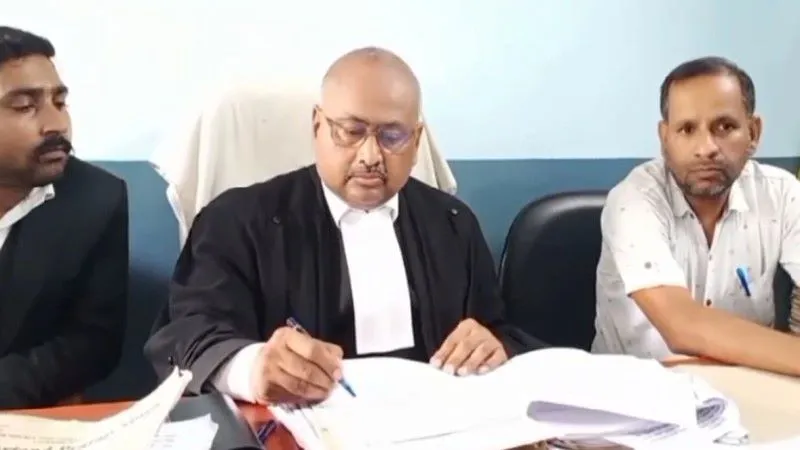 अयोध्या : सपा की पूर्व एमएलसी के खिलाफ मुकदमा दर्ज करने का आदेश जारी