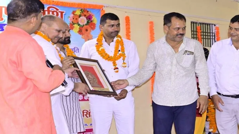  अशिक्षा है कई समस्याओं का मूल : डॉ. अनुपम