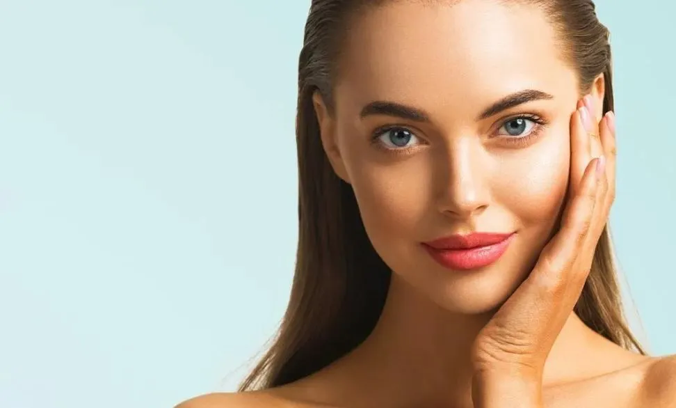 चावल के आटे से घर पर बनाएं फेस पैक, चेहरे पर आएगा गजब का निखार 