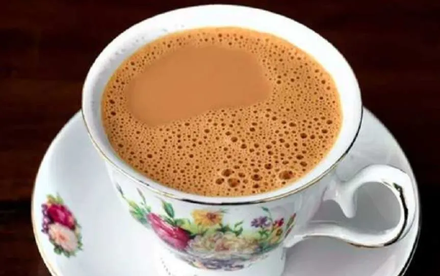 सुबह उठते ही पीते हैं चाय?, ये आदत न पहुंचा दे कहीं आपकी सेहत को नुकसान