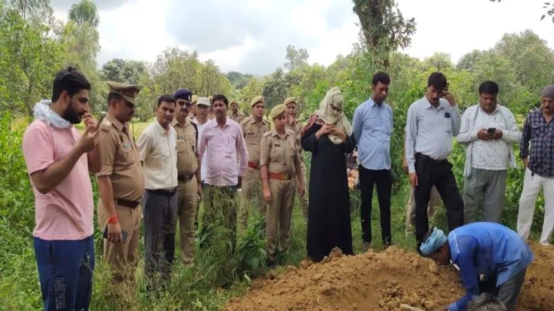 उन्नाव में चार माह बाद कब्र से खोदा गया वृद्ध का शव, कराया पोस्टमार्टम