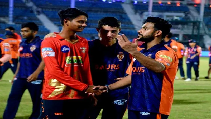 कानपुर : कानपुर सुपरस्टार ने गोरखपुर लॉयंस को 19 रनों से हराया