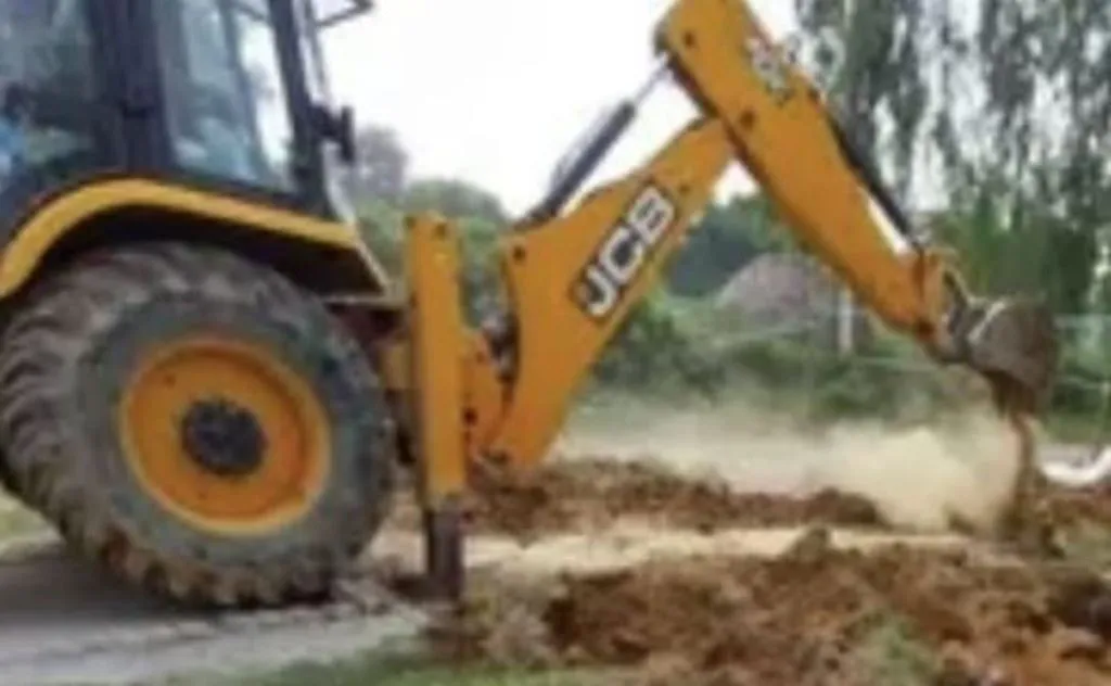 बरेली: बीडीए के पीले पंजे ने अवैध कॉलोनियों के निर्माण को किया ध्वस्त