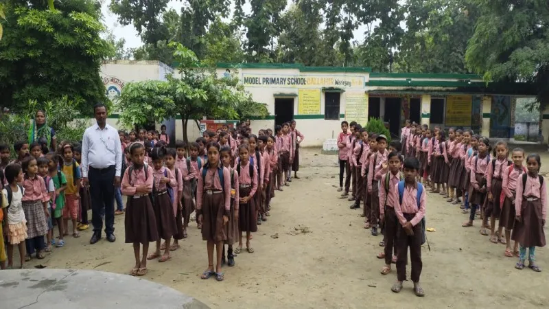 गोंडा भारी बारिश की आशंका के बीच बंद किए गए स्कूल (1)