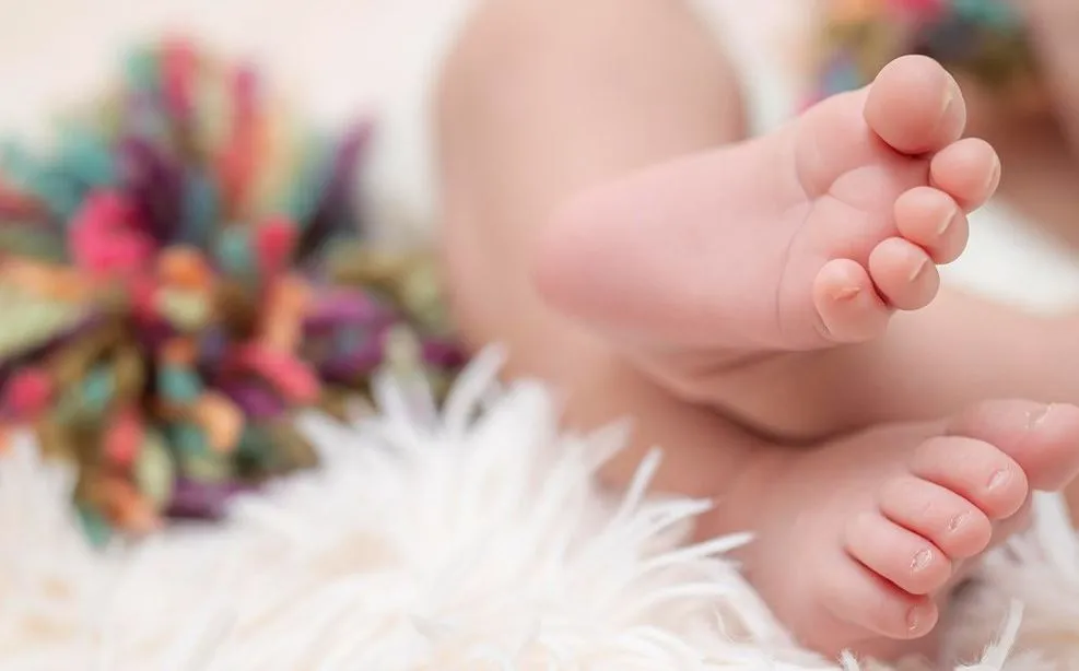 6 महीने के मासूम को जिंदा कुतर गए चूहे, आराम से सोते रहे मां-बाप