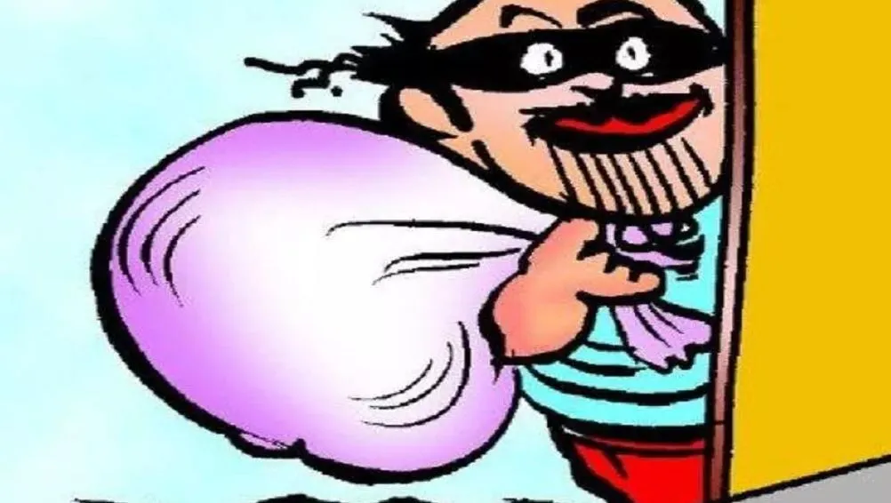 पीलीभीत: चिकित्सक के घर जाली काटकर दिनदहाड़े घुसा चोर, पड़ोसी के शोर पर भागा..जानिए मामला