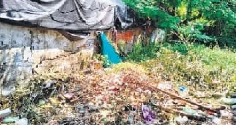 बरेली: लखनऊ में रेलवे काॅलोनी में हादसे के बाद जागा रेल प्रशासन, 23 तक देनी होगी रिपोर्ट